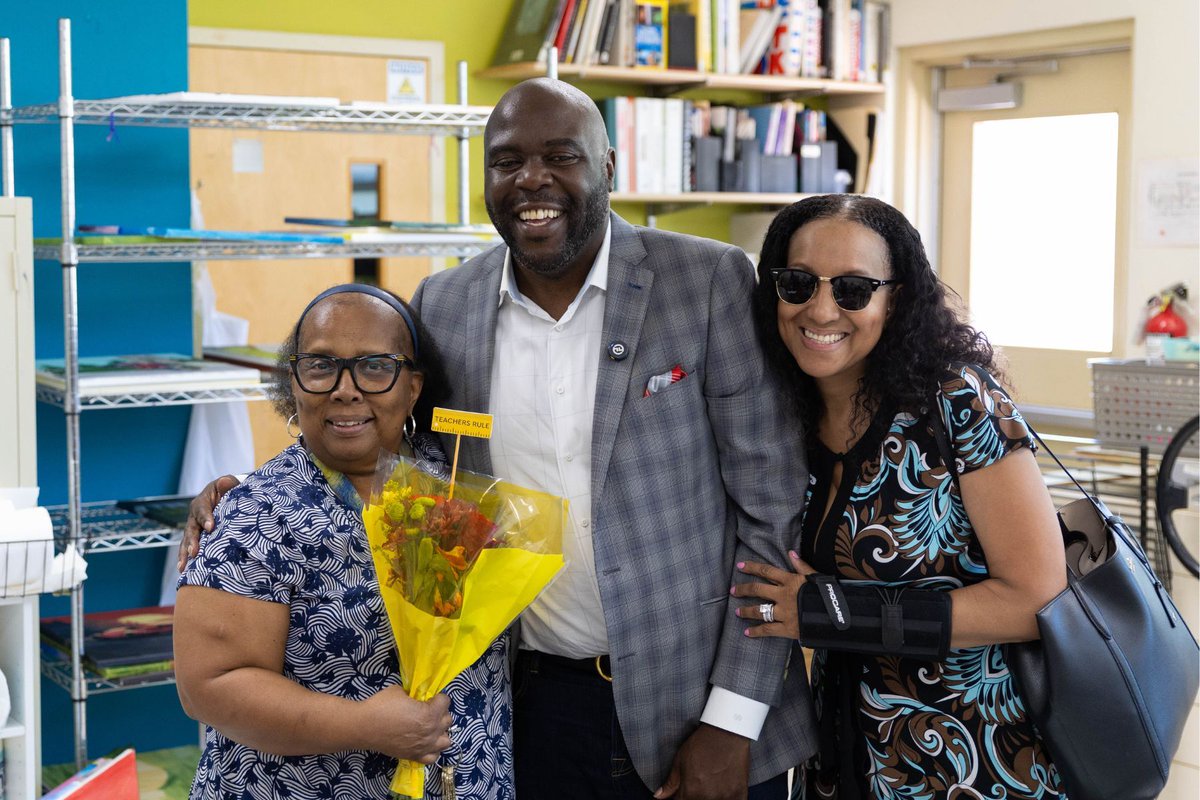 Recently, Chandler City Councilmember OD Harris surprised our beloved teachers, Carla Morgan and Dorothey Staten, with a special visit! Mrs. Morgan is retiring this year, and the City of Chandler honored her for her incredible contributions.
