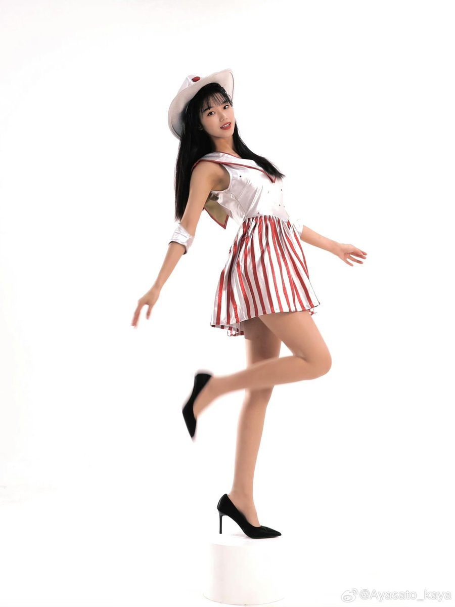lianyinqiyue's tweet photo. today i stumbled upon kaya, a chinese solo idol who “time travelled from the showa period.” her favorite showa idol is moritaka chisato 🌟 https://t.co/vQl0h7JpHX