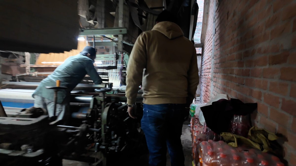 インドのオフショット。
犬が大量にいた。