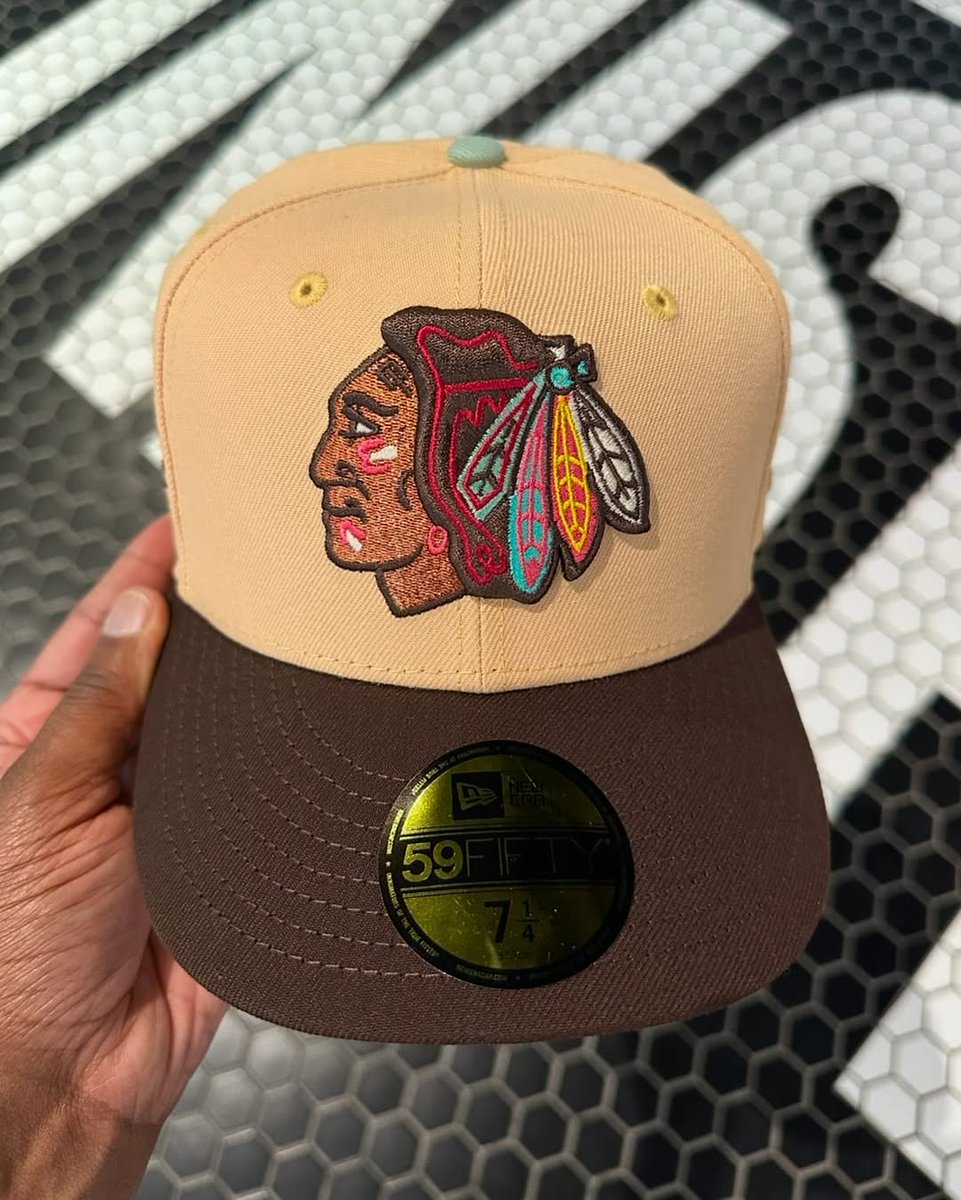 JustFreshKicks tweet media