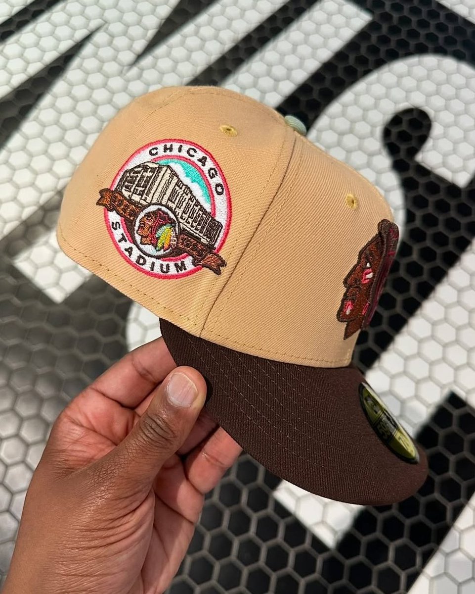 JustFreshKicks tweet media