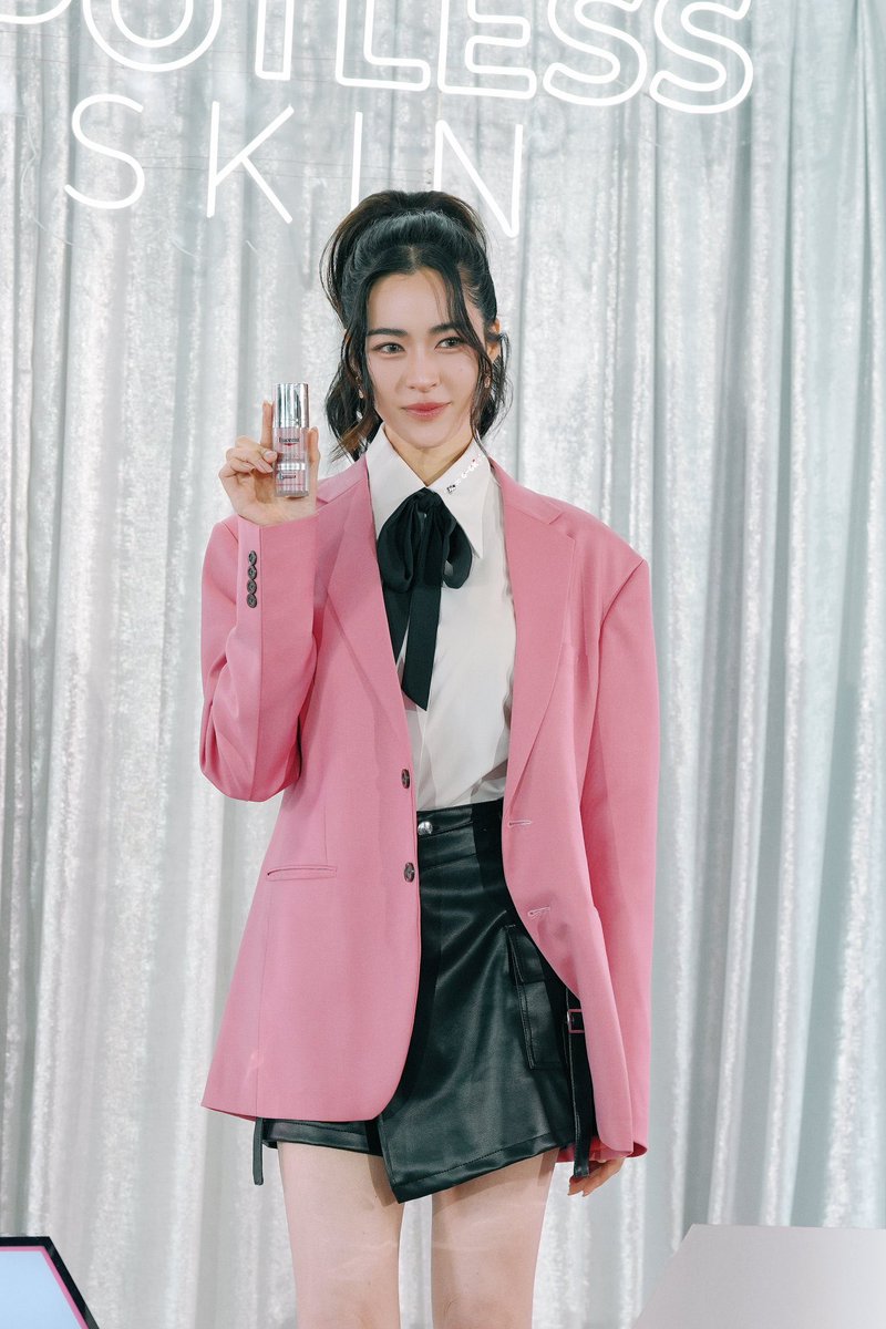 พิมพ์ตามแอดน้าาาา

👇🏻 Copy &amp; paste 👇🏻

Eucerin ขวดโปรด เคล็ดลับผิวใสที่แท้ทรู! ✨💖

LINGLING PRESENTER EUCERIN 
#EucerinxLinglingKwong
<a href="/linglingsirilak/">linglingsirilak</a>