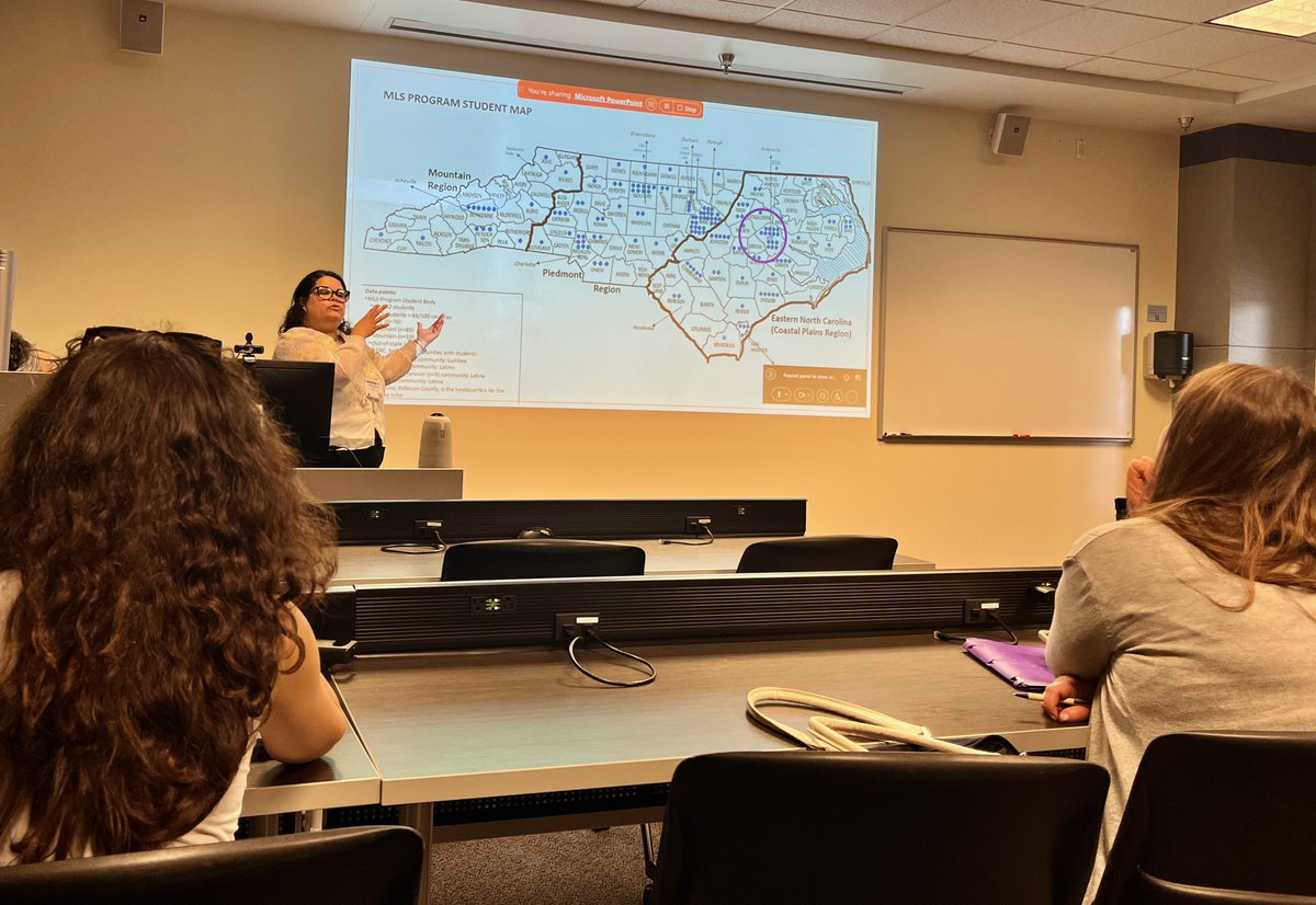 Day 1 was a success ✅ 
#SNCA2025

Let's keep those vibes going into the rest of the Society of North Carolina Archivists Conference at #ECU!