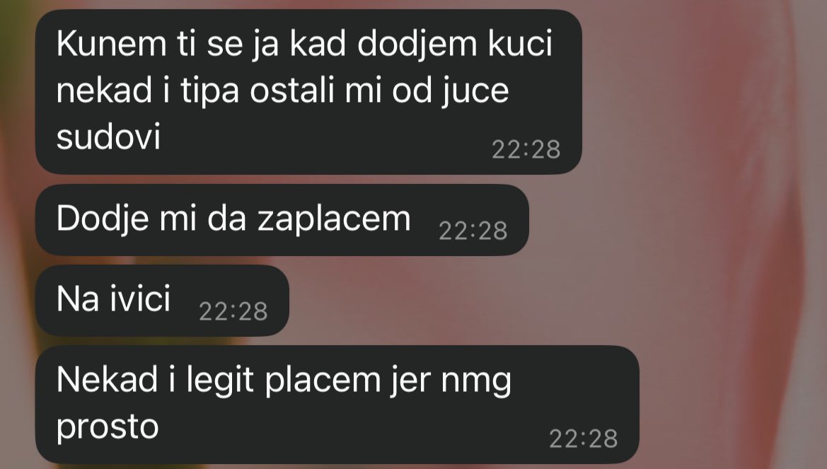 dalijevaklupa's tweet photo. ma realno 20-e najjace godine zivimo ga jako https://t.co/LS9ejwATsk