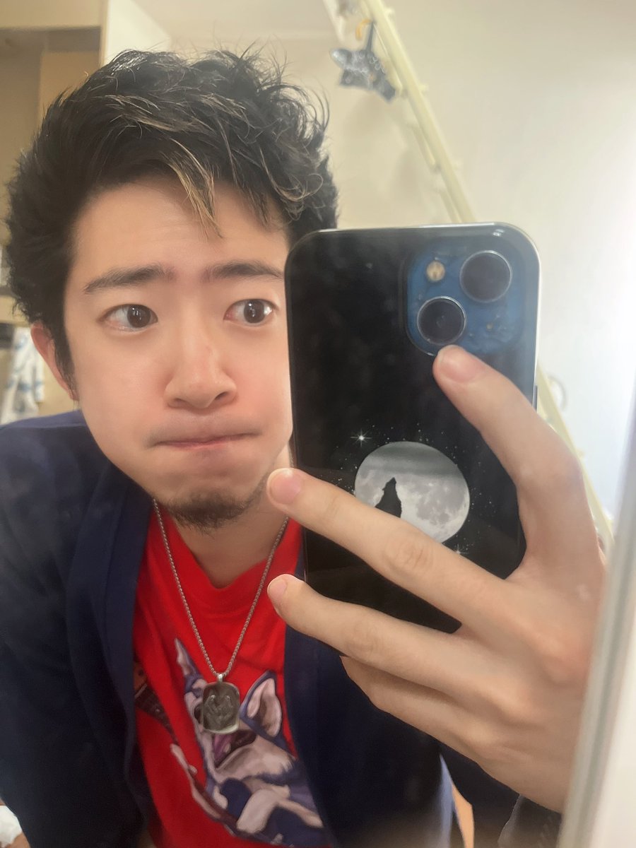 futo0417's tweet photo. 休みだったので美容室行って夏仕様に
金髪メッシュええ感じや。
1人宅飲みもなかなかに楽しめたー https://t.co/HKdsyQXspd