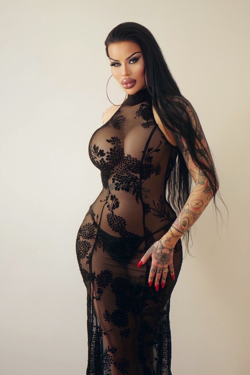 I am live or one hour in my Cam on fetischbarbie.com and <a href="/LiveStripDotCom/">Live-Strip.com</a> !