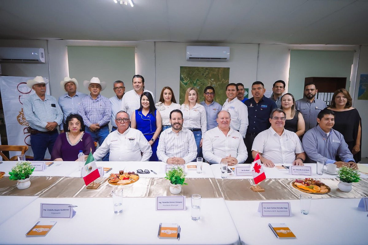 OrocoCorp's tweet photo. Santo Tomás Project’s Government Backing & Future Prospects   

📽️Watch the video of Mario Zamora’s visit
https://t.co/2RwQW8wWWg 

Oroco is proud to share that key government leaders visited the Santo Tomás Copper Project yesterday to show their strong support for its growth & development.
  
A heartfelt thanks to @MarioZamoraG & Ubaldo Trevizo for organizing the visit of key government officials to the Santo Tomás Project. 

 $OCO $OCO.V $ORRCF #Copper