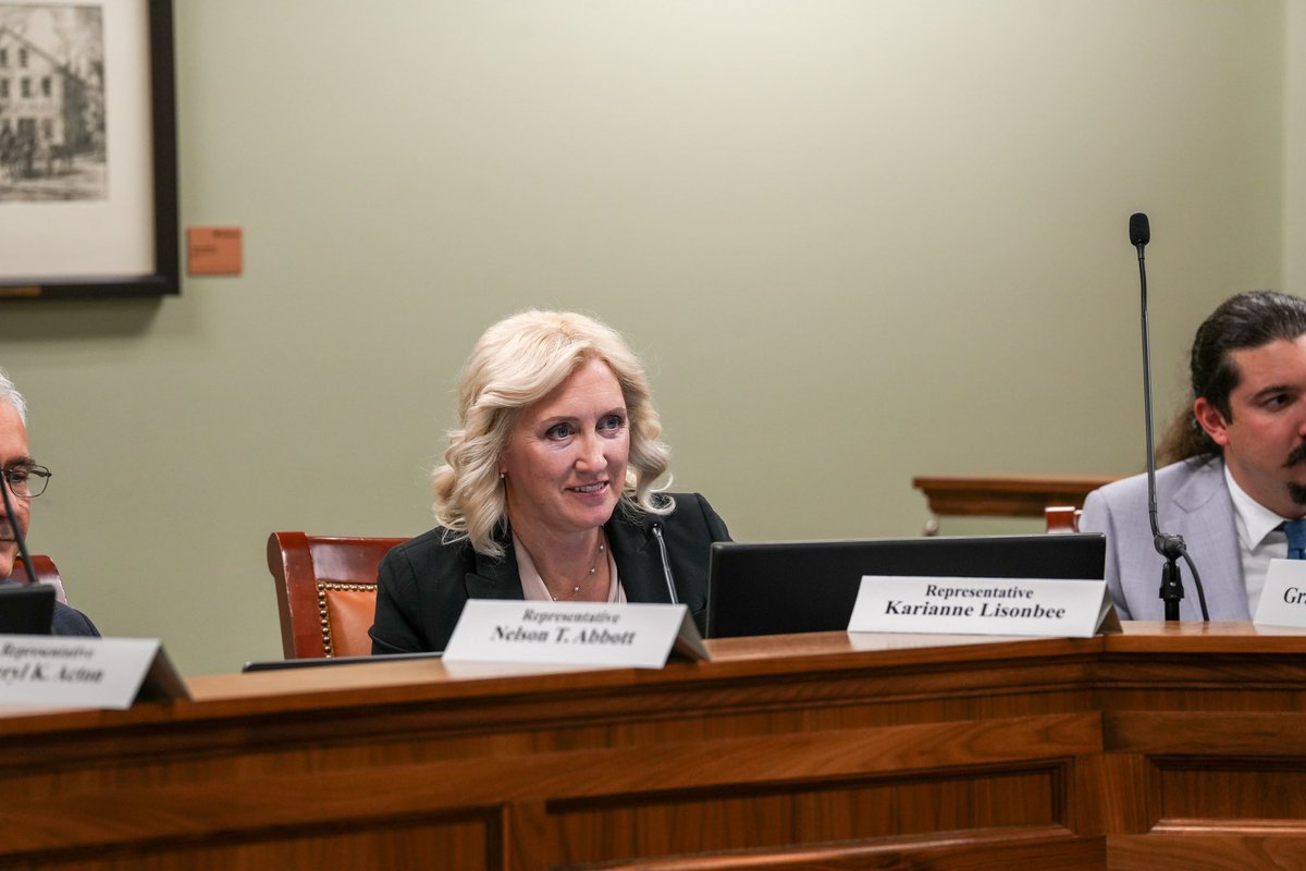 KariLisonbee's tweet image. Attended the first legislative interim of the year - Education and Judiciary committees reviewed study items for the coming months: le.utah.gov/interim/2025/p… and le.utah.gov/interim/2025/p… Also met with a stakeholder and constituent on prosecutor and court data, opened a bill to…