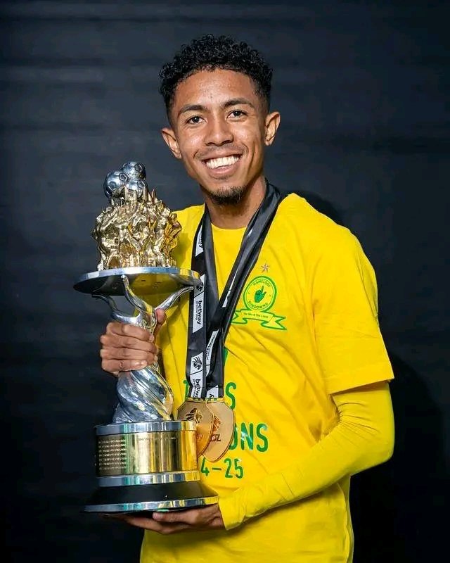 ๐ด๐๐๐๐โณ๐ถ๐๎จ๐๐๐ (@yell0man) on Twitter photo Matthews:"Coming back was difficult decision but coming back to best team in South Africa & winning trophies & now that we are in CAFCL final. It says a lot. In Europe I didn't win any trophies beside individual awards bt now I'm winning trophies with <a href="/Masandawana/">Mamelodi Sundowns FC</a> team"
#Sundowns Matthews:"Coming back was difficult decision but coming back to best team in South Africa & winning trophies & now that we are in CAFCL final. It says a lot. In Europe I didn't win any trophies beside individual awards bt now I'm winning trophies with <a href="/Masandawana/">Mamelodi Sundowns FC</a> team"
#Sundowns