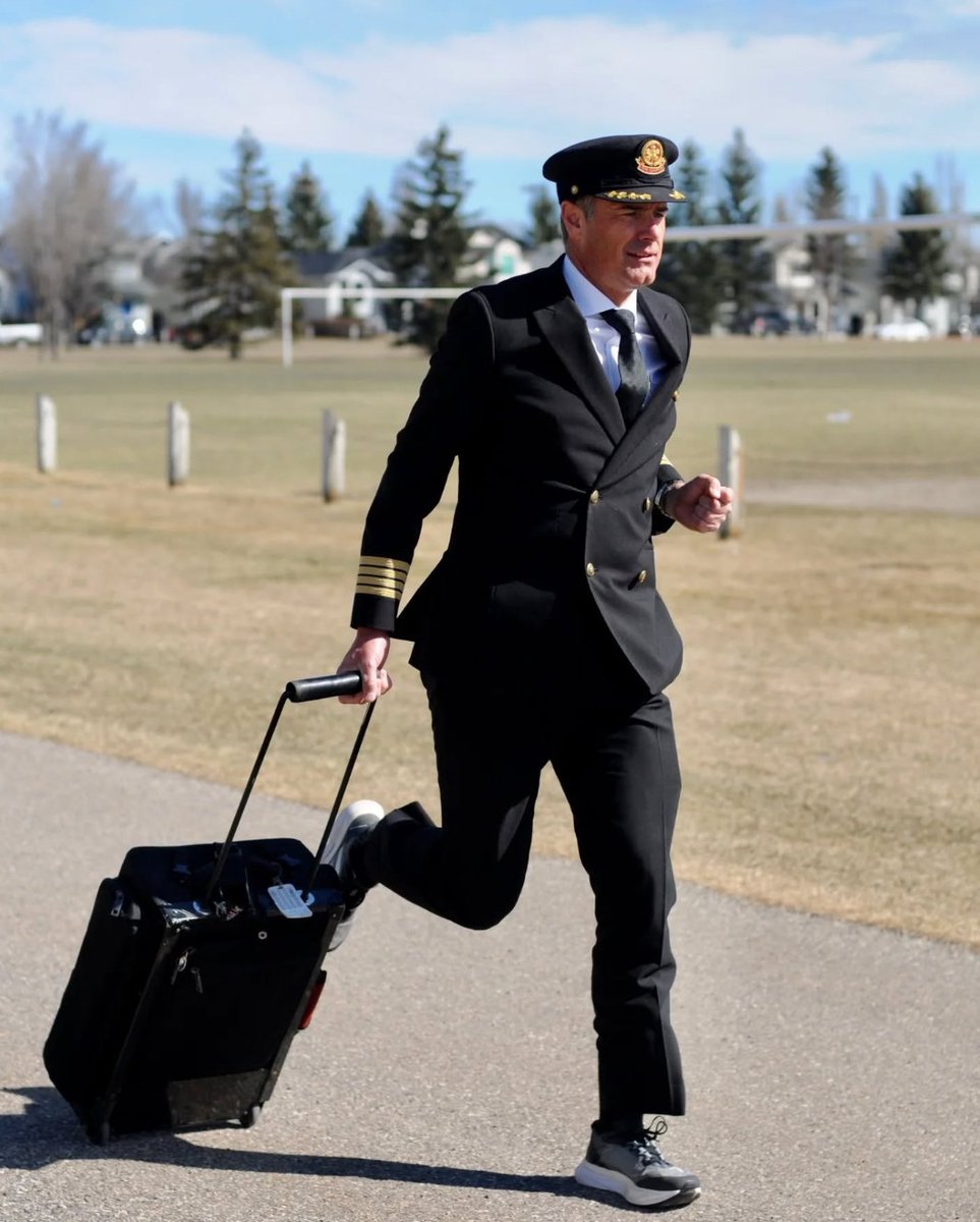 Wishing all the best to Captain John Bird during his Guinness World Record attempt!

Support his mission to raise funds for Dreams Take Flight here: bit.ly/gwrjohn