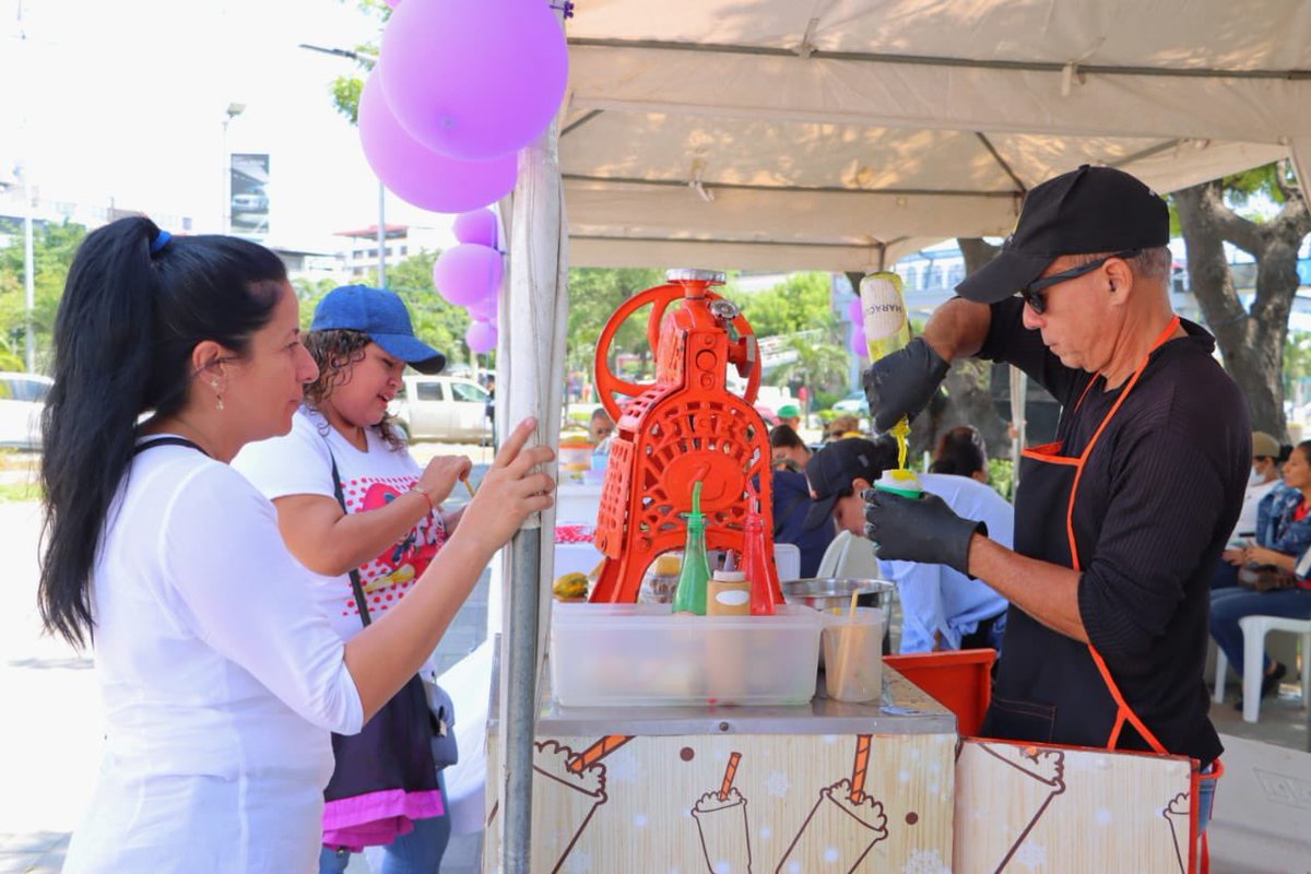 ¡Manabí emprende y crece! 💪

Tuvimos el placer de participar en la Feria de Emprendimiento organizada por el @InclusionEc y la Cámara de Comercio de Manta, un espacio que demostró el increíble talento y la visión de nuestra gente.