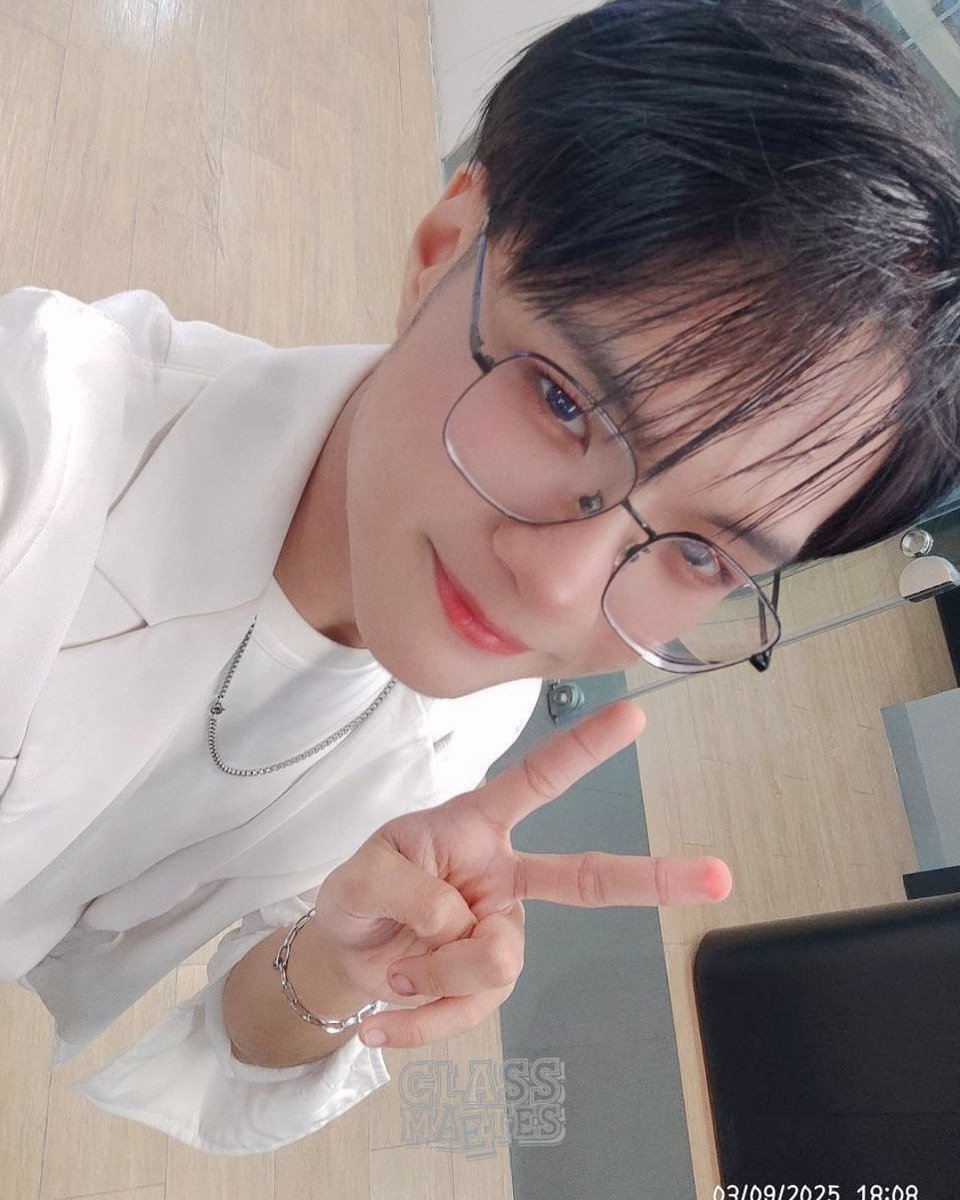 [#TRAINEEAE_CLIFF] ÆYUDA

We heard you, Classmaetes!

As we celebrate the 3rd Monthsary of Trainee AE and our fandom, Classmaetes 🫶

Here’s a little æyuda for all of you!
We love you just as much as you love our Trainee AE.

@traineeaeph
#TraineeAE