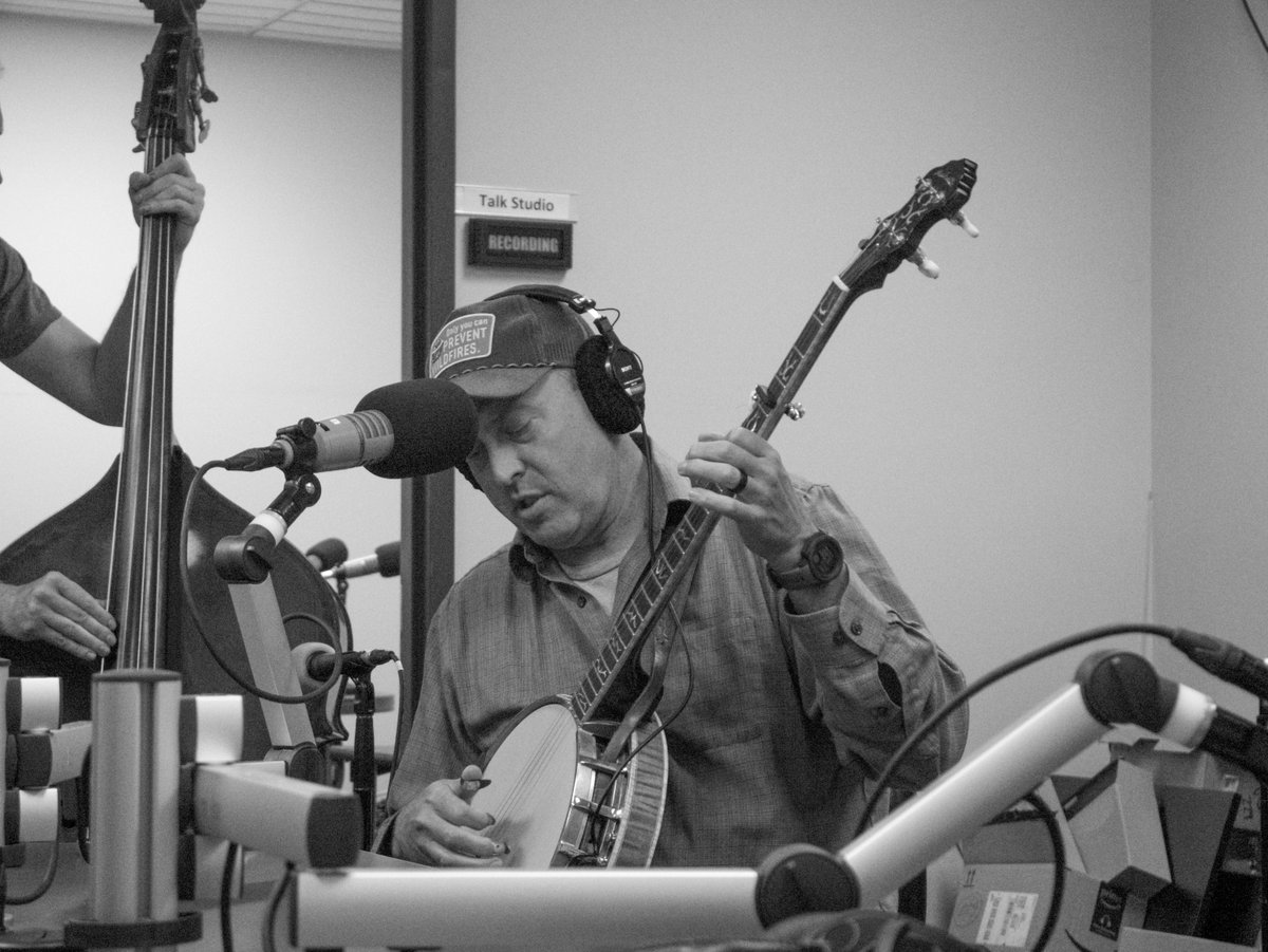 ICYMI / <a href="/steelesteele/">Randy Steele</a> and the High Cold Wind brought their high-energy bluegrass live to <a href="/WUTC_FM/">WUTC-FM</a>'s "The Haley Solomon Show":  ow.ly/6K8750VWJxP

Catch "The Haley Solomon Show" Mon - Thu from 1 PM - 3 PM, only on WUTC:   88.1 FM, wutc.org &amp; the WUTC app.