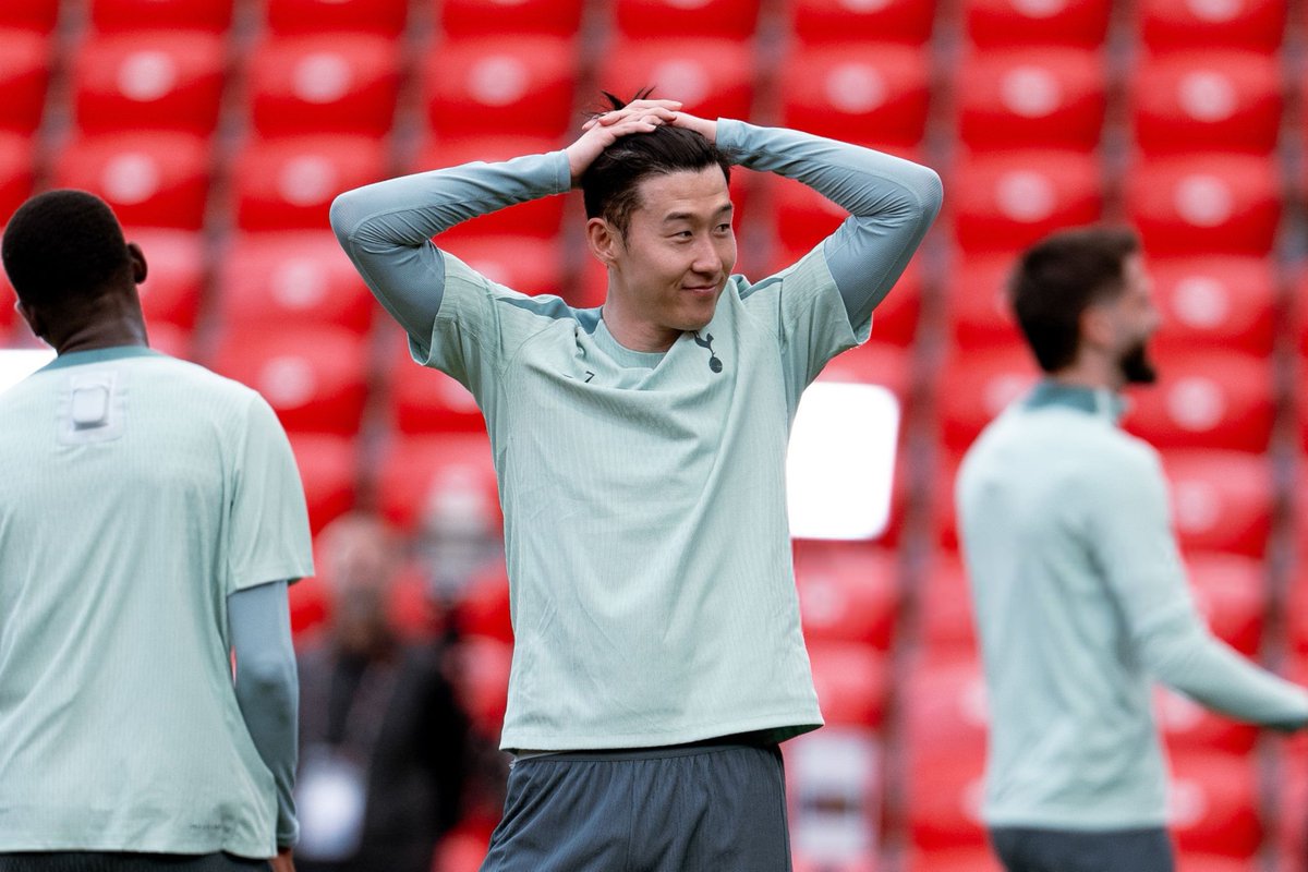 idextratime's tweet image. SON HEUNG-MIN RAIH TROFI PERTAMANYA BERSAMA TOTTENHAM HOTSPUR! 🏆😭😭😭

HE DID IT! HE DESERVE IT!  👏🏼👏🏼👏🏼🙌🏼