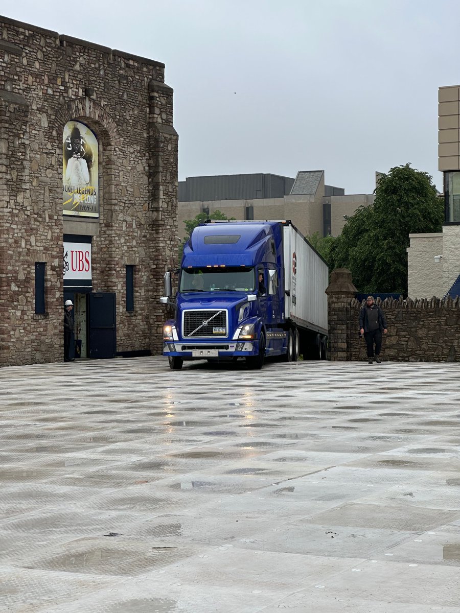 GlassCityLive's tweet photo. 🌟 The magic starts here!

🚚 Trucks are in, cases are rolling, and the stage is coming to life!
 
⏳ It’s not too late to be part of the night. Get your tickets now!
🎟️: https://t.co/oeOdeToOma
 
#GlassCityLive #JACLive #Toledoevents #ZacBrownBand #LiveMusic https://t.co/miic3s1y2Y