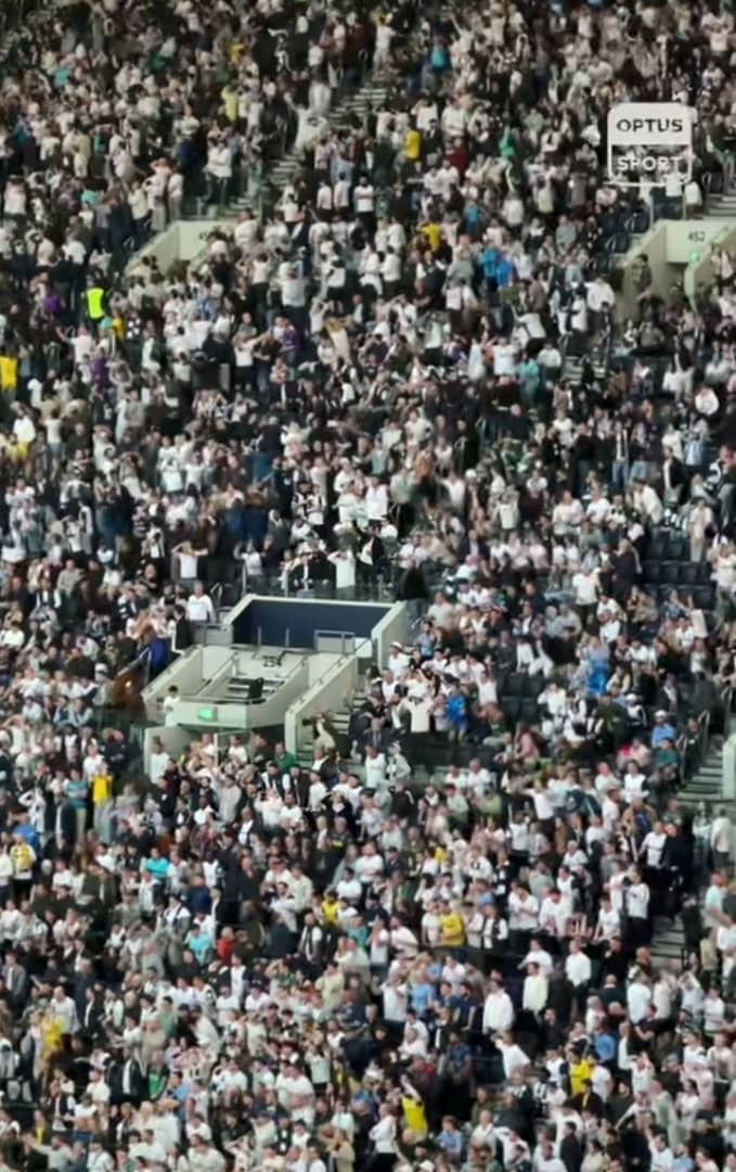 Tottenham fans jubilation for their 1:0 victory over Manchester United