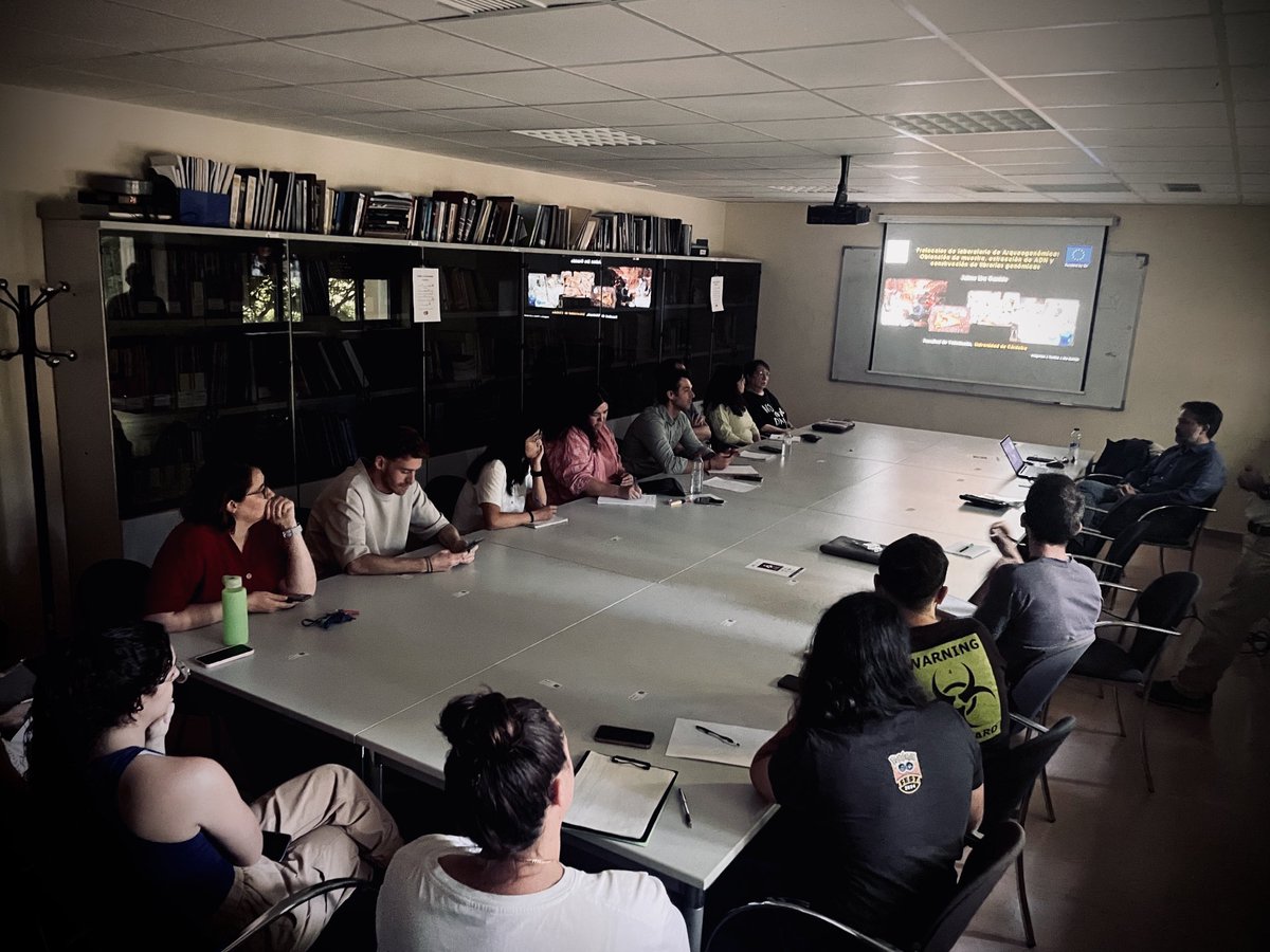 jdieramon's tweet image. What a turnout! 🙌 Our #bioinformatics seminar was packed today for ⁦@ZephyrusProject⁩ talk on “Archaeogenomics laboratory protocols.” Jaime Lira delivered fantastic insights on sampling, DNA isolation, and library construction. So much to learn! #ancient_dna #sequencing ⁦