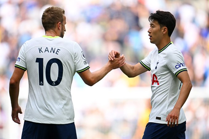 Harry Kane estaba predestinado a ganar un título en mayo de 2025:

4 de mayo: Gana su primer título (Bundesliga con Bayern).

21 de mayo: El Tottenham (su ex equipo) gana la Europa League.