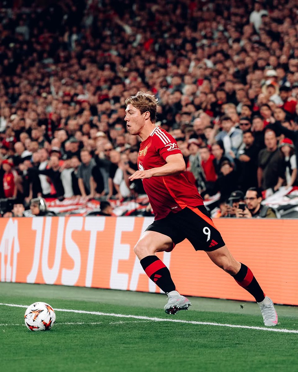 iwangaru's tweet photo. FT: Tottenham Vs Manchester United  Score   (1-0) https://t.co/eMKCdDPWhb