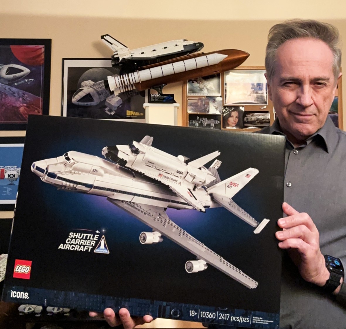 EagleAlpha1999's tweet image. Well, the #SCA has landed, and it's a beauty with 2417 pieces !! 😎 That should keep me busy for a while! 😉 #NASA #SpaceShuttle #Boeing #B747 #Enterprise #OV101
