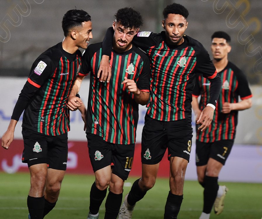 AtKoraMaroc's tweet image. 🇲🇦 Le recordman de la Coupe du Trône, l’AS FAR, écrase le RCAZ 3-0 et file en quarts de finale !
🎯 Prochain adversaire : le vainqueur du duel RS Berkane 🆚 KACM.
#CoupeDuTrône #ASFAR #Botola