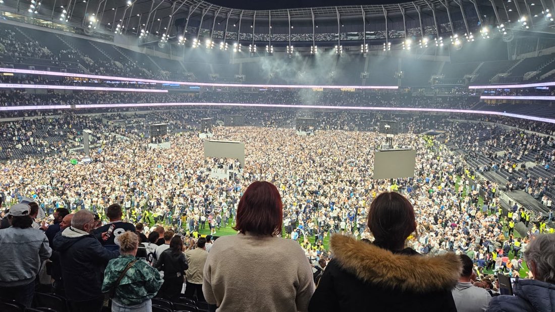 PurelyFootball's tweet photo. Current scenes at the Tottenham Hotspur stadium: https://t.co/yTa8tkKvHO