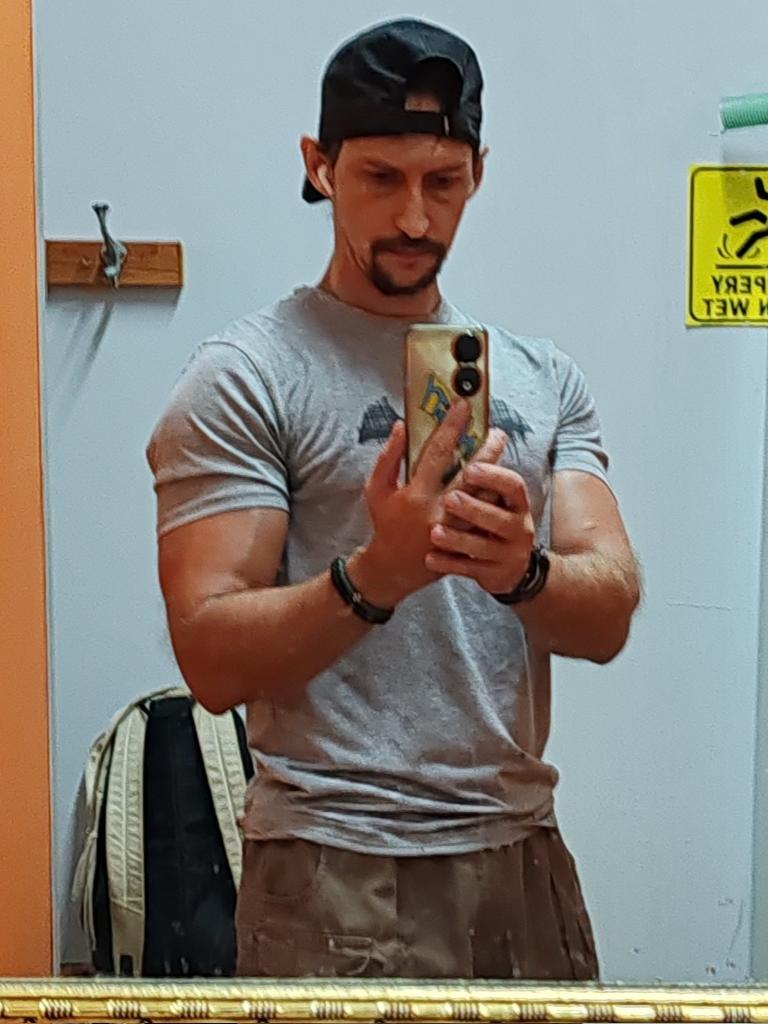 I've been off sick for a week so the muscles disintegrated but here's a an update