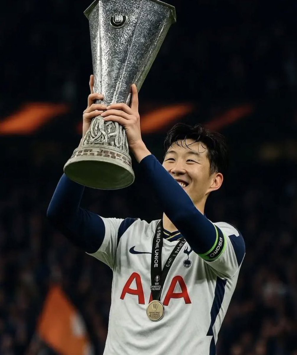 We all are happy for him, except Man U fans 🤣🤣🤣
#TOTMUN