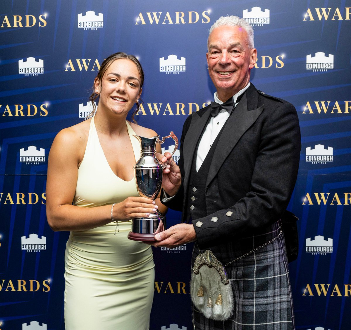 What a year for Hannah Walker 🏆

Your It's Good 2 Give Women's Player of the Season! 🥳