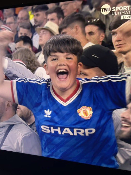 FootyHumour's tweet photo. Proof that life comes at you fast https://t.co/FLPPyRWwEh