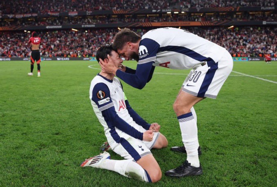 It’s ALL for HIM.

The most loyal and beautiful spirit I’ll ever see play for this club. 

Nobody deserves it more than Son Heung-Min🤍