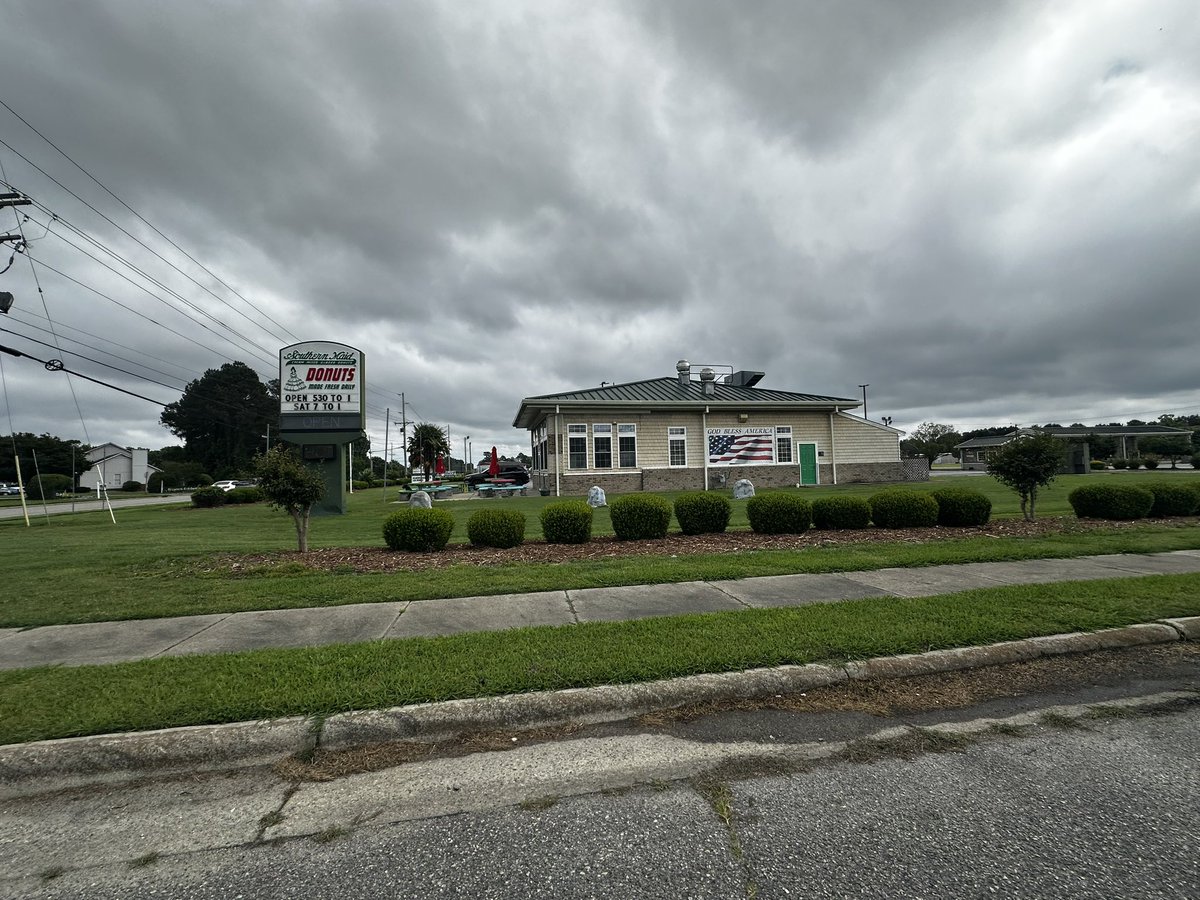 Southern Made Donuts has joined the <a href="/Shift4/">Shift4</a> team!  Just finished installing <a href="/SkyTabPOS/">SkyTab</a> at their location in Elizabeth City, NC!  Come by and grab your fresh daily made donuts! 
#TeamFOUR #SkyTab
