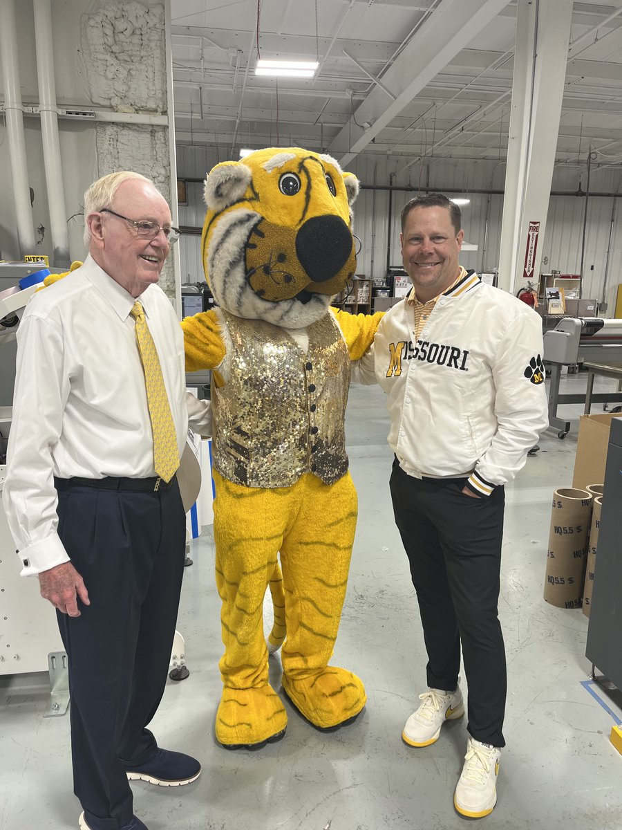 Mizzou Athletics (@mizzouathletics) on Twitter photo Day 3⃣ of the "Zou to You" bus tour included a stop in Marceline to visit our dear friends and longtime supporters at Walsworth Publishing. We're grateful for your decades of passionate support.
<a href="/TrumanTiger_MU/">Truman the Tiger</a> joined us as well! #MIZ 🐯🚍 Day 3⃣ of the "Zou to You" bus tour included a stop in Marceline to visit our dear friends and longtime supporters at Walsworth Publishing. We're grateful for your decades of passionate support.
<a href="/TrumanTiger_MU/">Truman the Tiger</a> joined us as well! #MIZ 🐯🚍