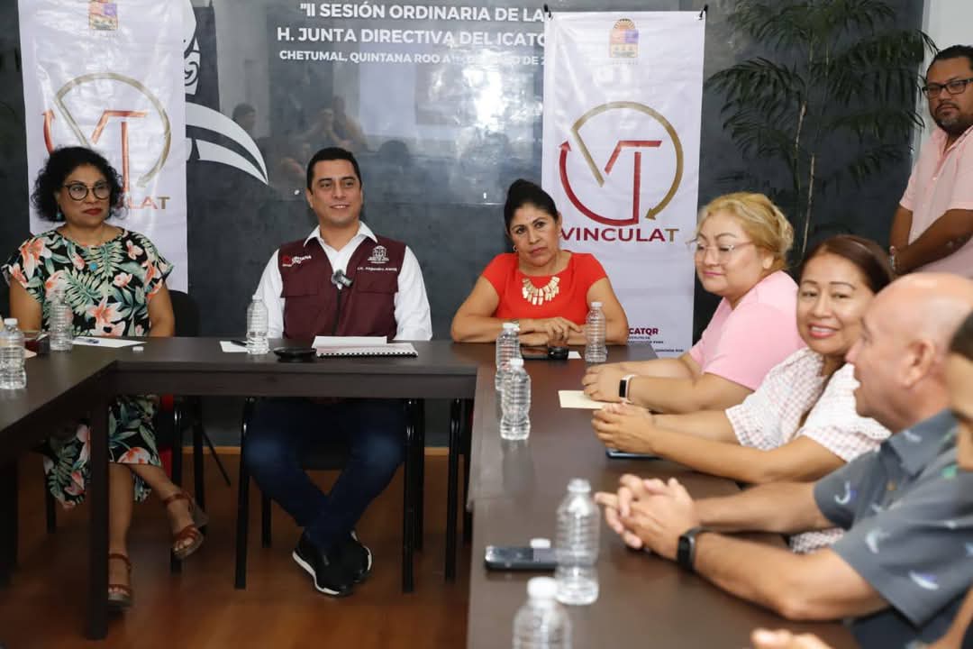 El ICATQR presentó oficialmente la plataforma 𝐕𝐈𝐍𝐂𝐔𝐋𝐀-𝐓, una herramienta tecnológica pensada para conectar el talento quintanarroense con las oportunidades del sector productivo del estado. #UnidosParaTransformar 

🔗 Conoce más en: vinculate.icatqr.edu.mx

<a href="/MaraLezama/">Mara Lezama</a>