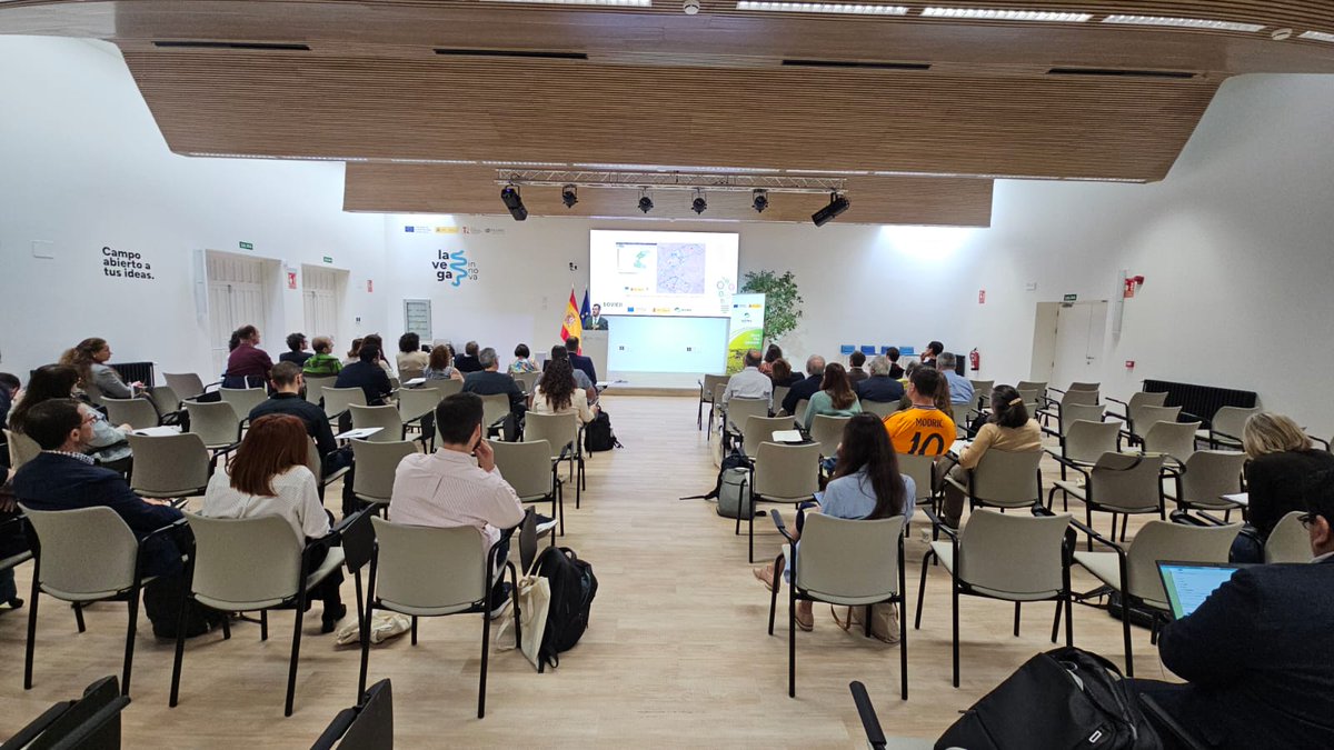 AecraniN's tweet photo. 📝 Hoy hemos participado en la jornada tecnica de precisión en #ganadería organizada por @redPAC_ con el #GrupoOperativo #BOVIEX 4.0 y el proyecto #ReLivestock 💪🔝
📲En iHub La Vega Innova, San Fernando de Henares
#avileña #100x100nuestro #elcamponopara #rural_love #ganado https://t.co/ydO6kB59Vq