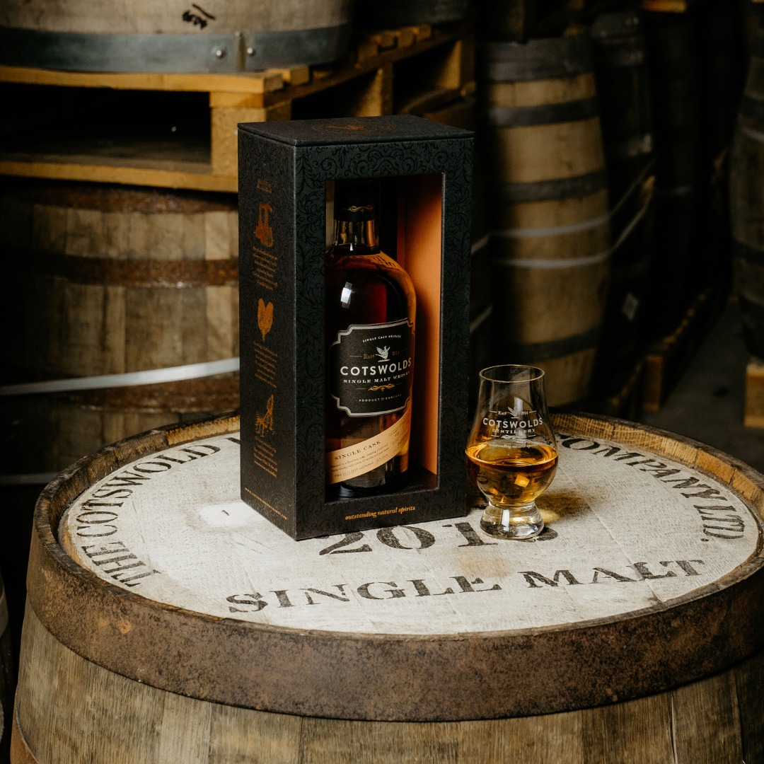 🇬🇧 Discover Cotswolds Distillery’s English Single Malt Whisky! 🥃 A true showcase of British craftsmanship, this premium spirit is one to savour. Have you tried it yet? ✨

zurl.co/UY2hx