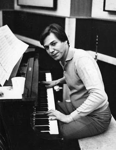 SaladJazz1's tweet image. Antonio Carlos Jobim began recording Wave #onthisday in 1967.
#Bossanova