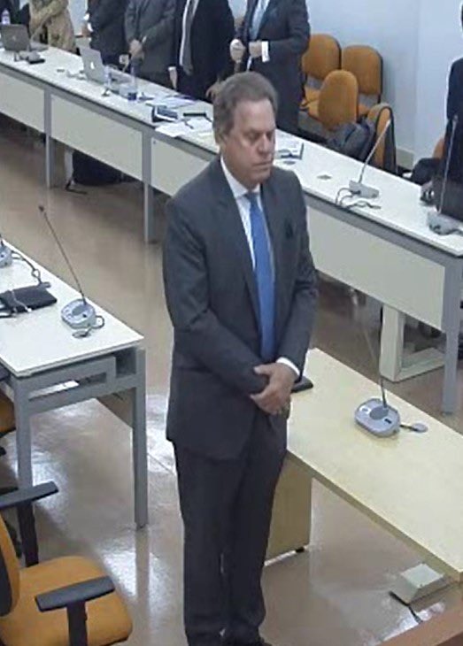 📂 “No tuve ningún contacto previo con operadores de boletería.”

Pero después, en las mismas diligencias en video ante la SIC, Jesurún admitió reuniones con Elías Yamure (Ticket Ya).

▶️ youtu.be/J5X-rV1AyvE

#ArchivoInédito #FútbolColombiano #Jesurún #ExpedientesSellados
