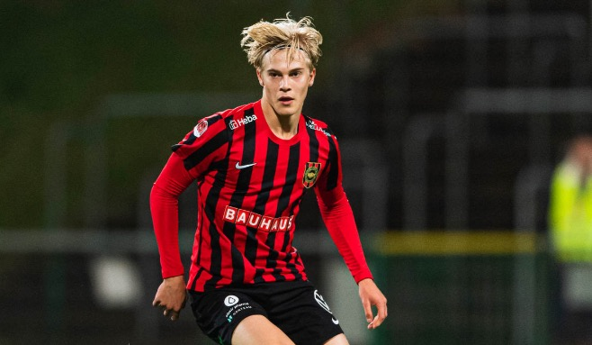 Both Dejan Kulusevski and Lucas Bergvall is from the Brommapojkarna academy.