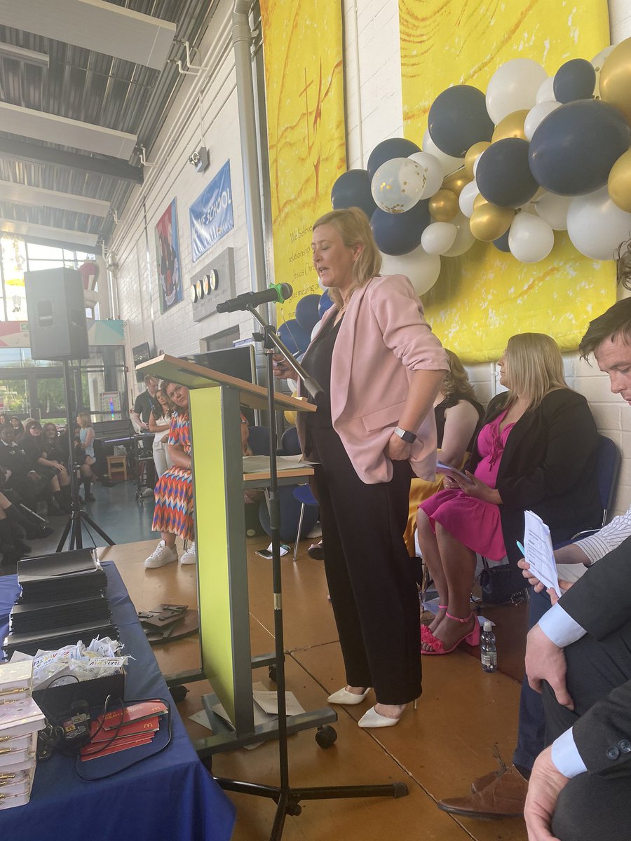 Ms.Ronan tweet media