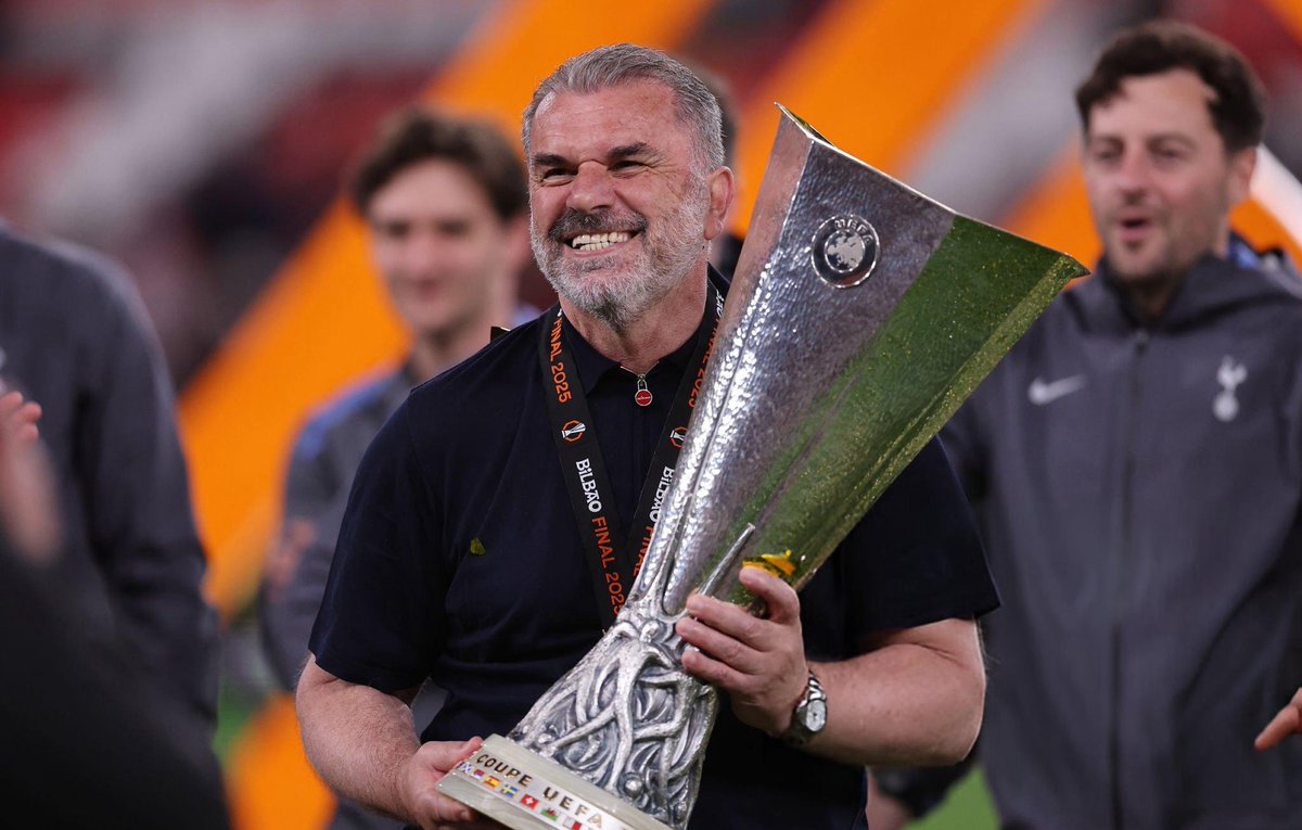 CheTottenham's tweet photo. Ange Postecoglou SIEMPRE gana algo en sus segundas temporadas. ✅ https://t.co/ByyRtFxwUa