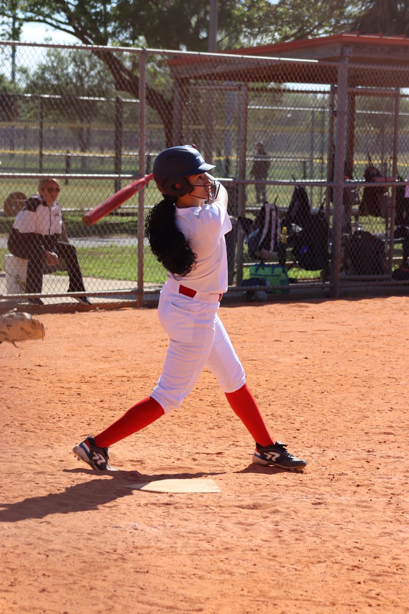 jelli_jelli089's tweet photo. Freshman year in the books!
Pitching: 36.2 IP | 22 H | 7 ER | 52 K | 1.33 ERA
Batting: 30 AB | 10 H | 1 2B | 2 HR | .333 AVG
Big thanks to my amazing teammates and coaches, couldn’t have done it without you!
#SoftballSeason #FreshmanYear #PitcherAndHitter #GrindMode https://t.co/xsKSdMvKB3