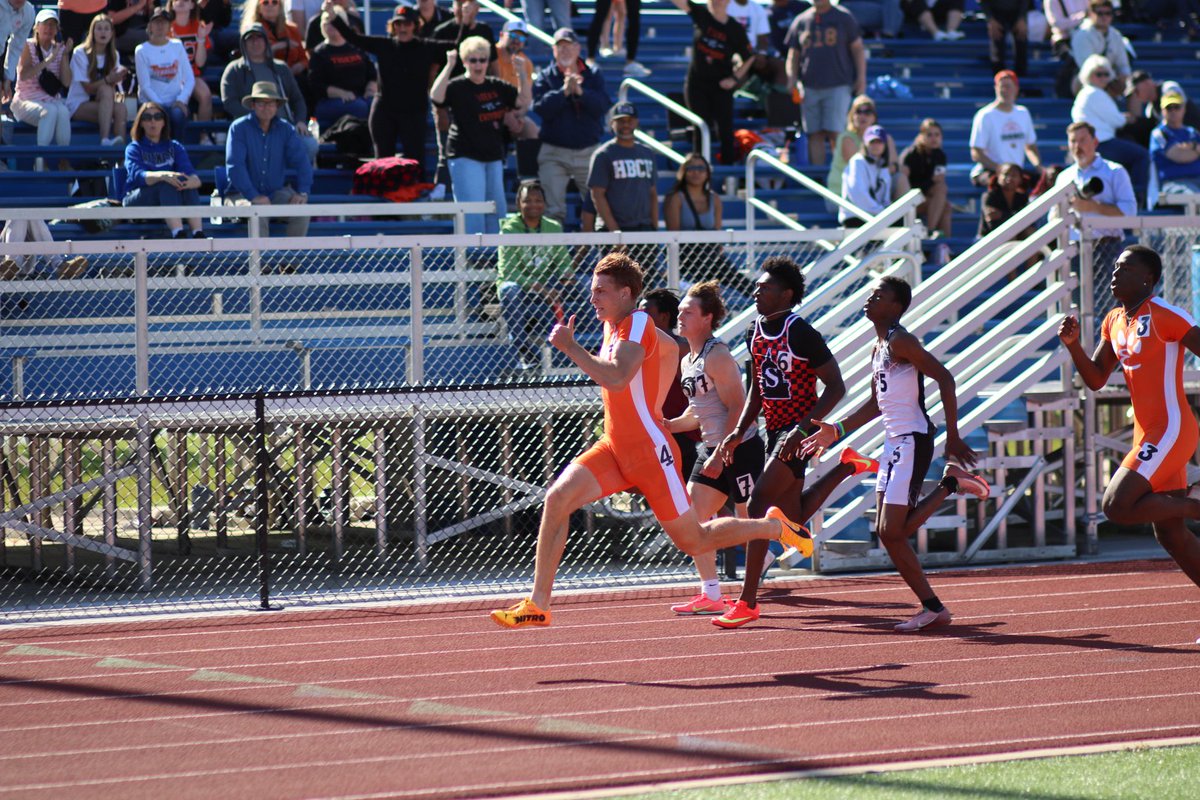Clayton Lakatos is your 100m sectional champ! Just off season best (10.58). Teammate Cincere Ruffin qualifies in a time of 10.89.