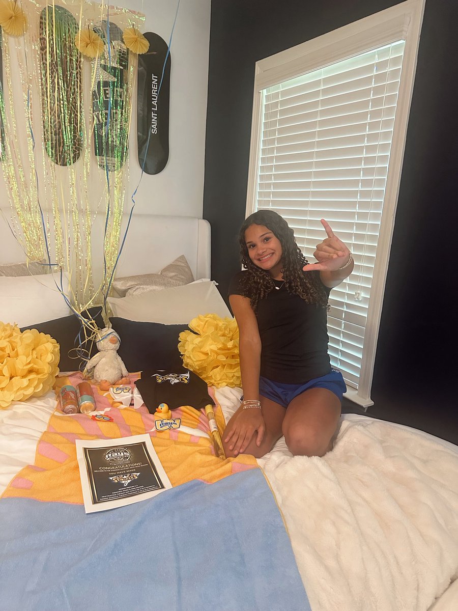 Presley_trice's tweet image. I’m a UV ray!! Round 1 on the dream team 💙☀️