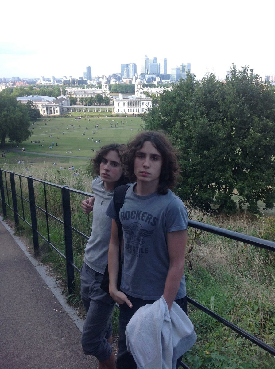 предебют циферблат такий розйоб… їх обличчя ніби боги ліпили