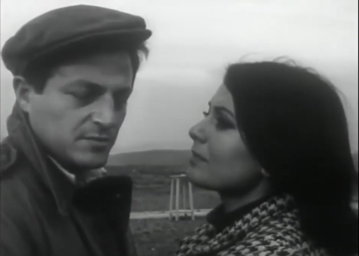 Özledim dersin de
Varmaz elin telefona

Semtine, sokağına gidersin de
Kapısını çalamazsın.

Halil’in dediği gibi belkide..

“Buraya seni görmeye gelmiştim. Şimdi seni görmek istemiyorum. “