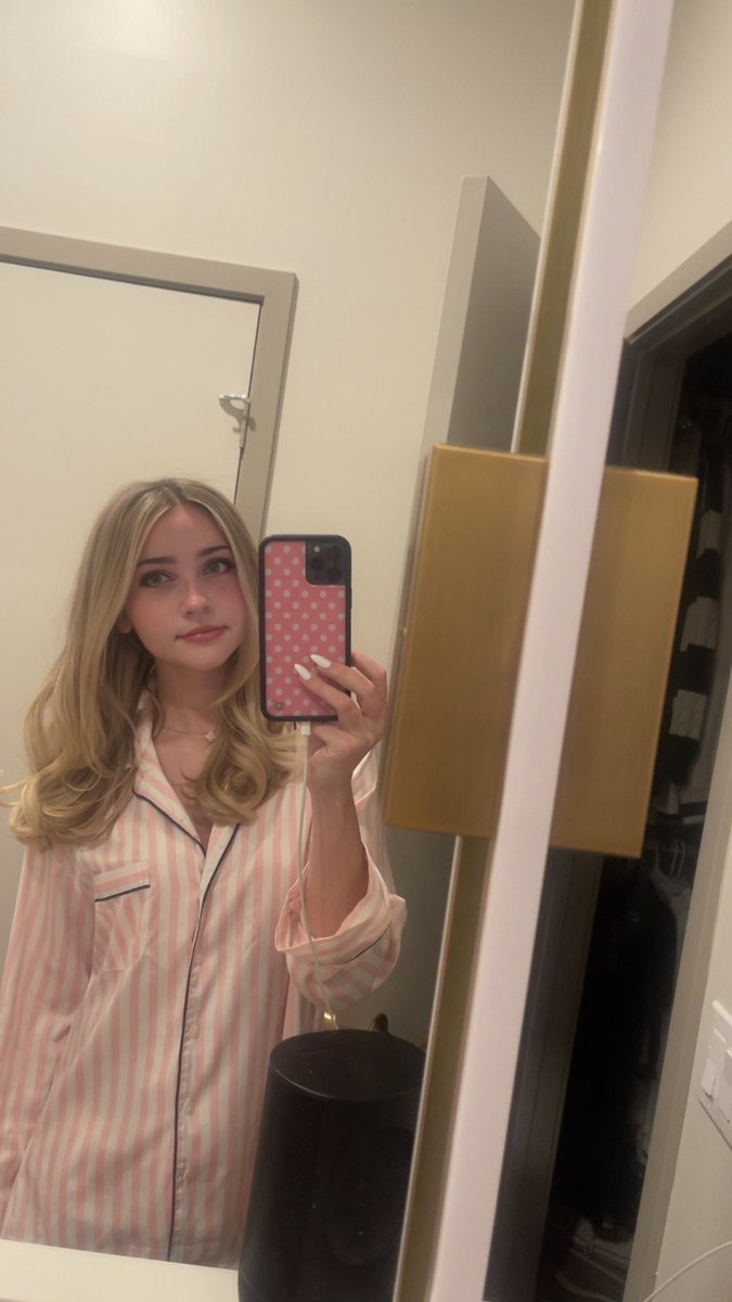 caroline tweet media