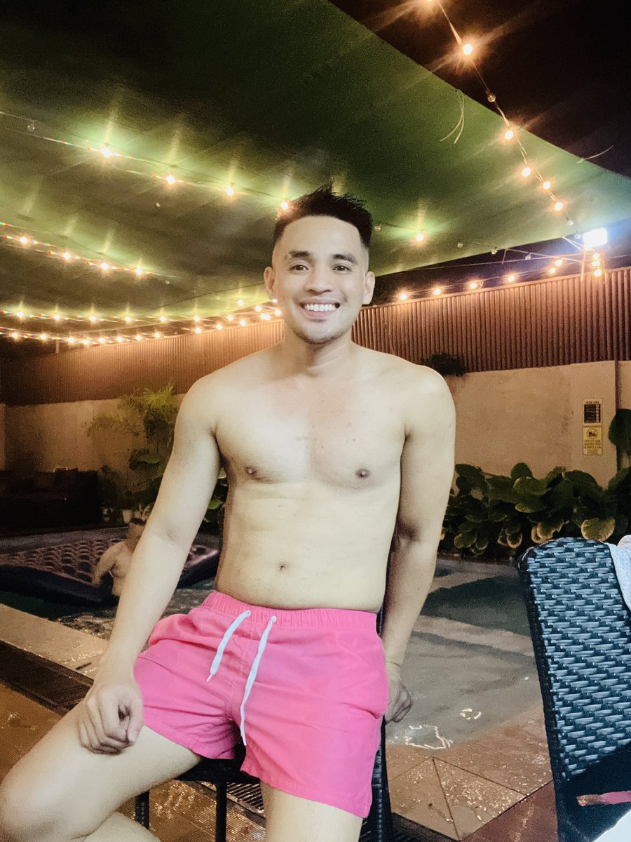 HostE0718's tweet photo. Dip 🎉🏊🏊‍♂️ https://t.co/lHmuB6zEoJ