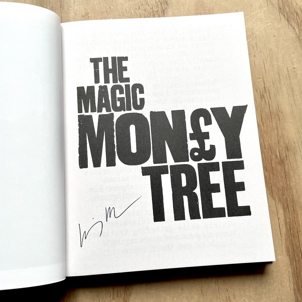 📚Save £10 on a Signed copy of Kirsty Mackay’s powerful and important photobook The Magic Money Tree (Bluecoat Press, 2024)

Link in comments 🔗👇