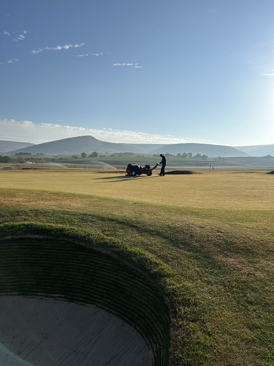 Getting some much need air into the greens and opening up the surface for the much needed rains that’s forecast. The unprecedented drought spell has reel take. It’s toll on the course.